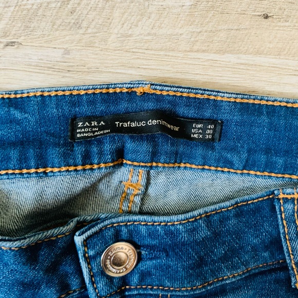 🌿Zara | Raw Hem Skinnies w/ Stripe Embellishment - Picture 4 of 8
